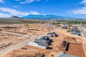 Aerial view with a mountain view