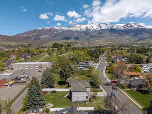 Drone / aerial view featuring a mountain view