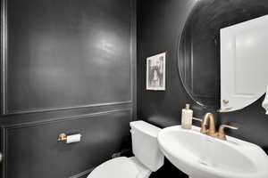 1/2 bathroom