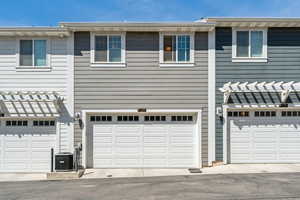 Photo 3 of 289 E BRIGHAM LN