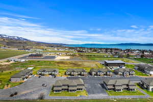 Birds eye view of property showing Garden City bike bath on 3 sides of Waterdance development