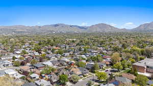 Bird's eye view featuring a mountain view and a residential view