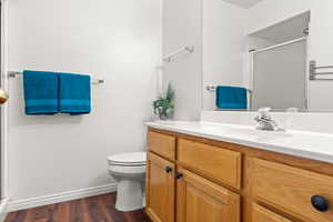 Bathroom (upstairs)
