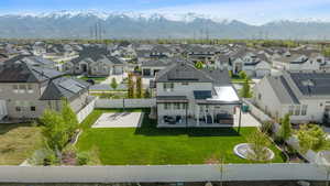 Bird's eye view with a residential view and a mountain view