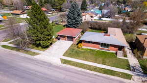 Birds eye view of property featuring a residential view