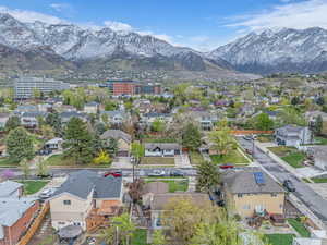 Bird's eye view featuring a mountain view and a residential view