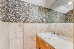 Primary Suite Bathroom