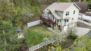 Birds eye view of property