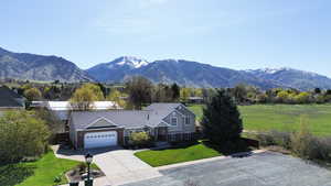 View of mountain feature
