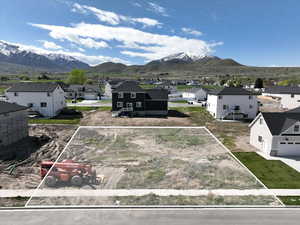Mountain view featuring a residential view