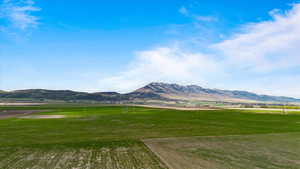 View of mountain feature