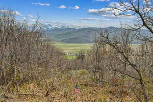 View of mountain feature