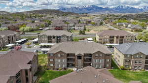 Bird's eye view featuring a residential view and a mountain view