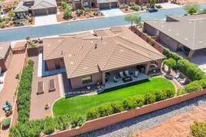 Birds eye view of property
