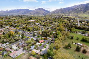 Bird's eye view with a residential view and a mountain view
