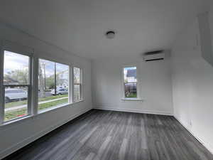 Photo 5 of 172 N 300 W