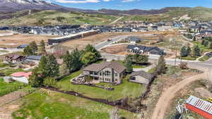 Bird's eye view featuring a residential view and a mountain view