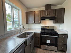 Photo 6 of 132  BARRINGTON WAY