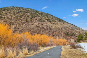 View of mountain feature