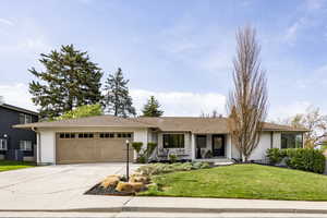 Photo 1 of 2568 E SHERWOOD DR