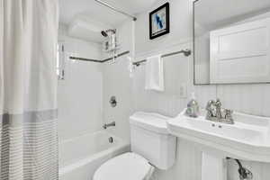 Photo 36 of 1042 S DOUGLAS ST