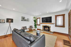 Photo 9 of 1042 S DOUGLAS ST