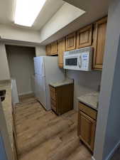 MICROWAVE STOVE HOOD