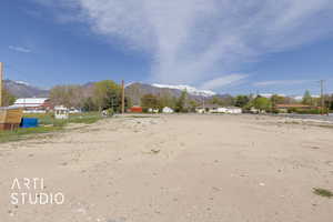 View of yard featuring a mountain view