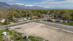 Drone / aerial view featuring a mountain view