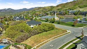 Bird's eye view featuring a residential view and a mountain view