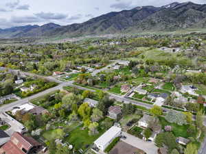 Aerial view with a residential view and a mountain view