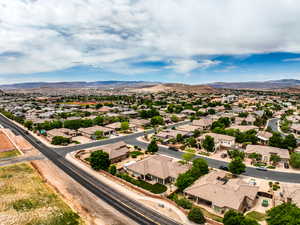 Bird's eye view featuring a residential view and a mountain view