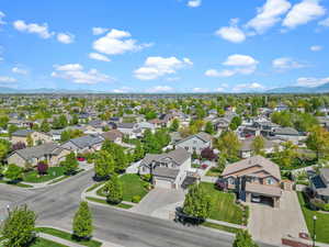 Aerial view with a residential view and a mountain view