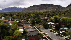 Aerial view featuring a residential view and a mountain view.