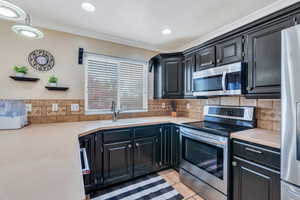 Kitchen has lots of counter space