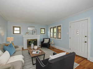 Photo 5 of 1453 E VINE ST