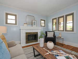 Photo 6 of 1453 E VINE ST