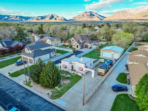 Bird's eye view featuring a mountain view and a residential view
