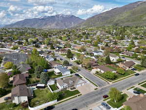 Birds eye view of property featuring a residential view and a mountain view