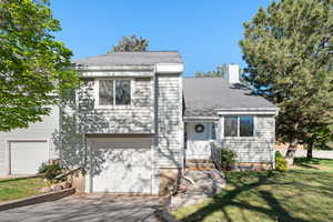 Photo 2 of 3102 S APPLEWOOD DR
