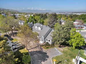 Bird's eye view with a residential view and a mountain view