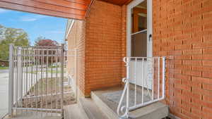 Side door to kitchen