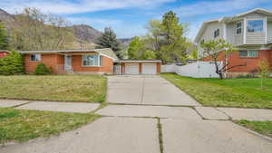 Photo 3 of 940 S TAYLOR