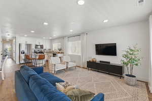 Photo 7 of 4236 N MAGNOLIA CIR