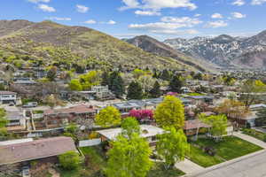 Mountain view featuring a residential view