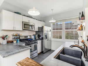Photo 9 of 321 E HAMPTON AVE