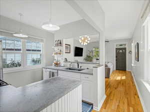 Photo 10 of 321 E HAMPTON AVE