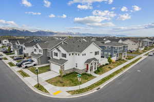Bird's eye view with a residential view and a mountain view