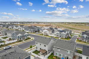 Birds eye view of property featuring a residential view