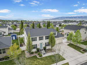 Aerial view featuring a residential view and a mountain view